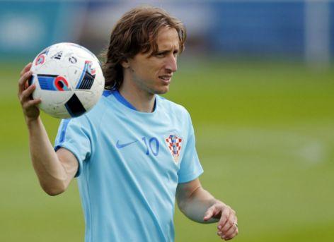 什么是麻将里的“筋牌”与“壁牌”？高阶防守中的逻辑推导。（麻将中的筋牌与壁牌：进阶防守的逻辑推演）